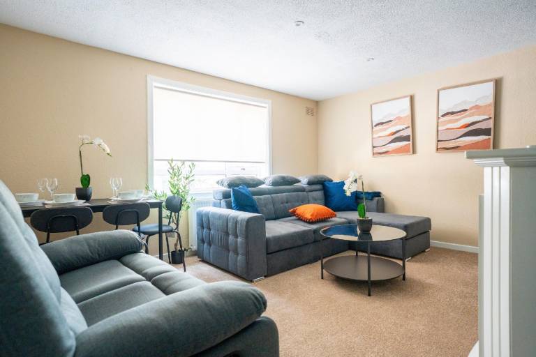Apartment with garden — photo 3