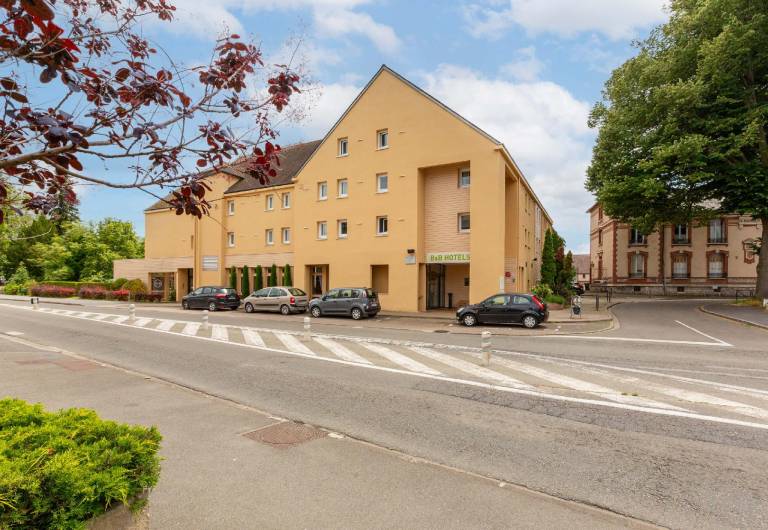 B&B HOTEL Chartres Centre Cathedrale 3 etoiles in Chartres