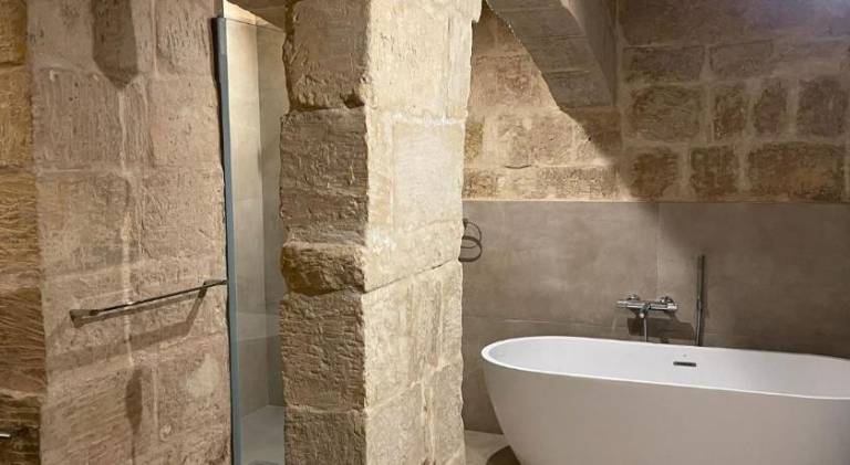 Holiday apartment with hot tub | Next to Lower Barrakka Gardens — photo 3