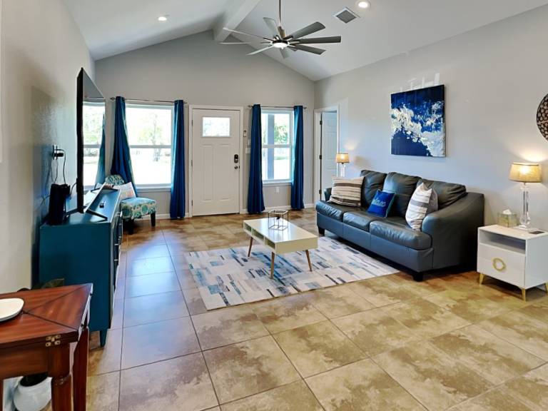 Bayside Abode — photo 5