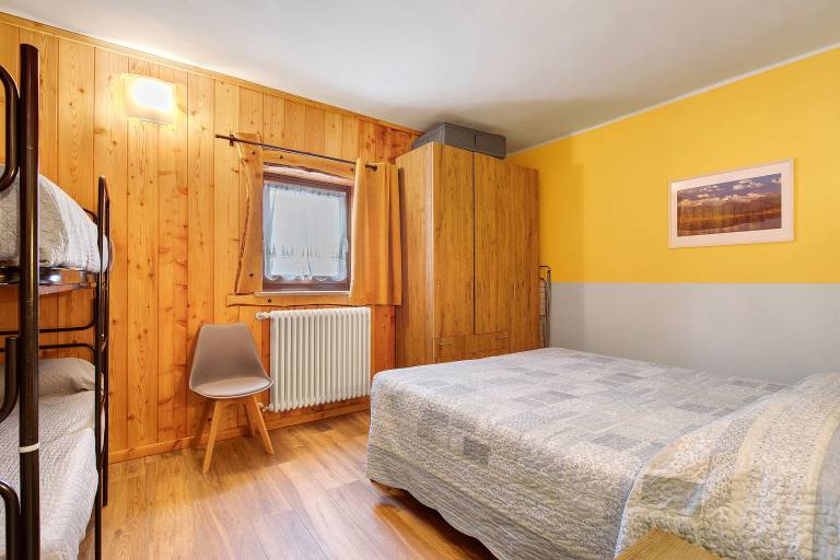 Holiday apartment with barbeque, fast internet & yard | Garden view — photo 4