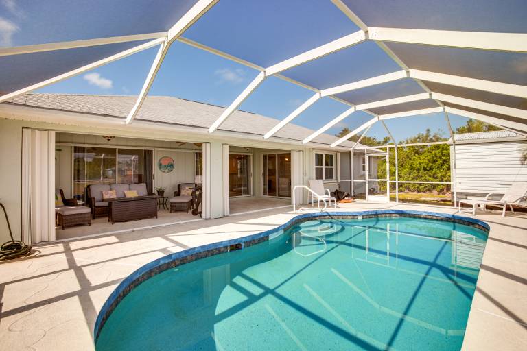 7 Mi to Beach Family Friendly Englewood Escape