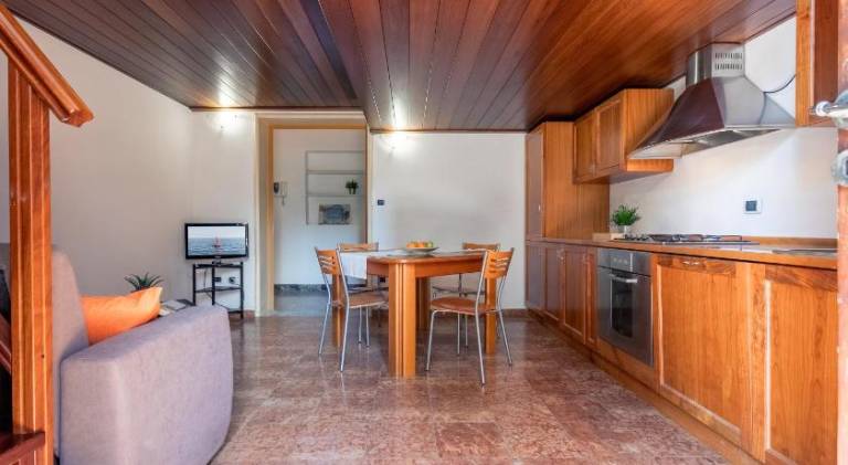 Vacation home with patio — photo 5