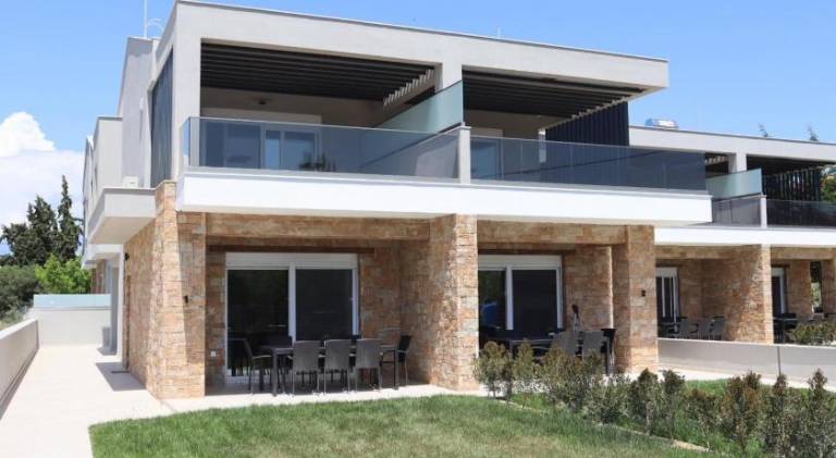 Villa with 3 rooms for 6 persons in Sithonia