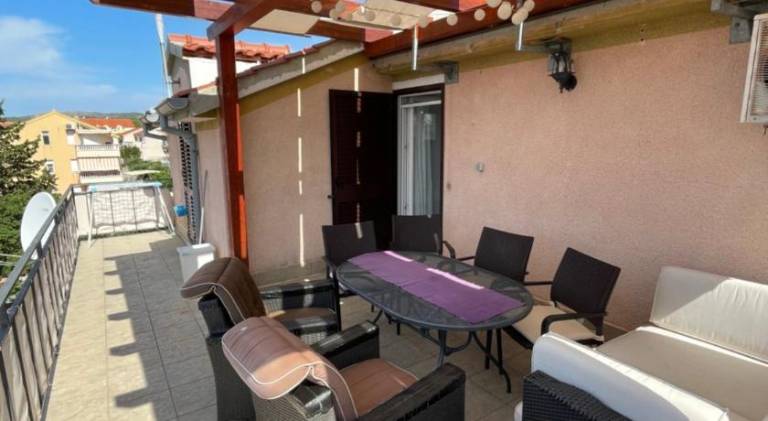 Holiday apartment with garden, private pool & patio — photo 5