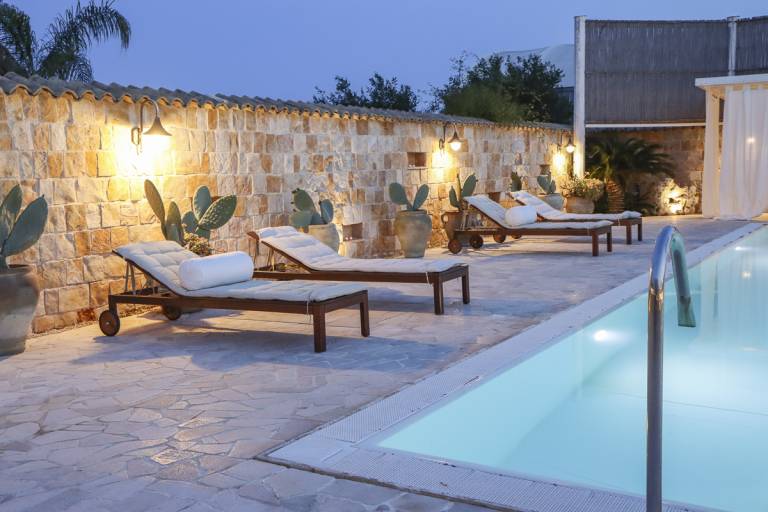 Child-friendly villa with BBQ, private pool & yard | Garden view | Dogs allowed — photo 5