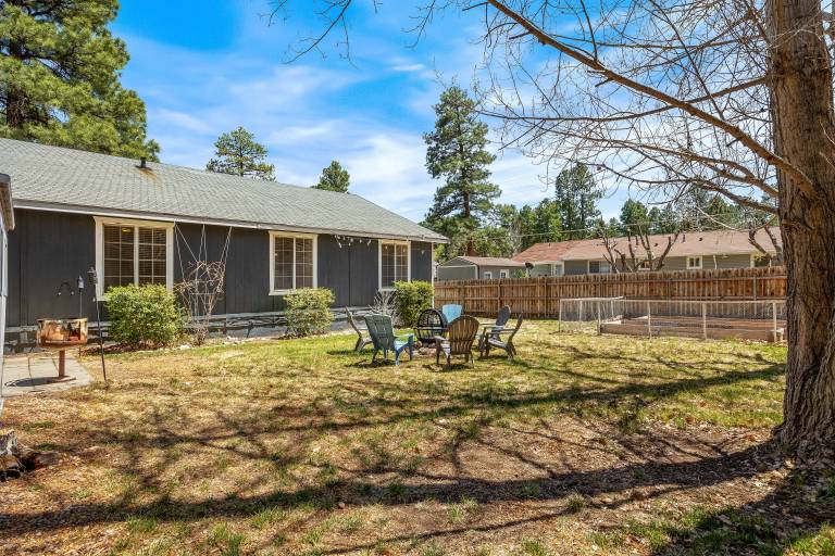 1 Mile to Lake: Wooded Retreat w/ Deck! — photo 3