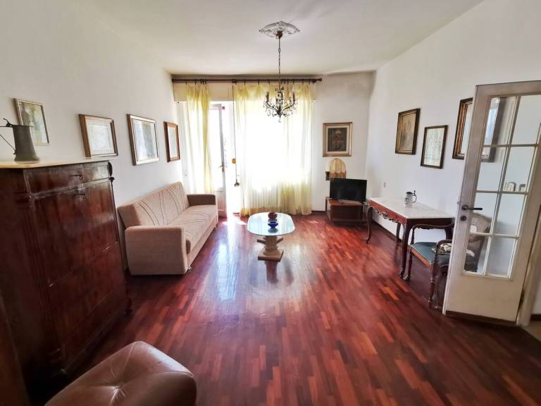Leilighet Follonica