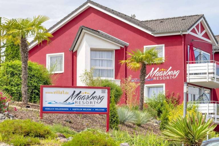 Fully equipped pleasant house with yard, terrace & jacuzzi | Pets are welcome — photo 3
