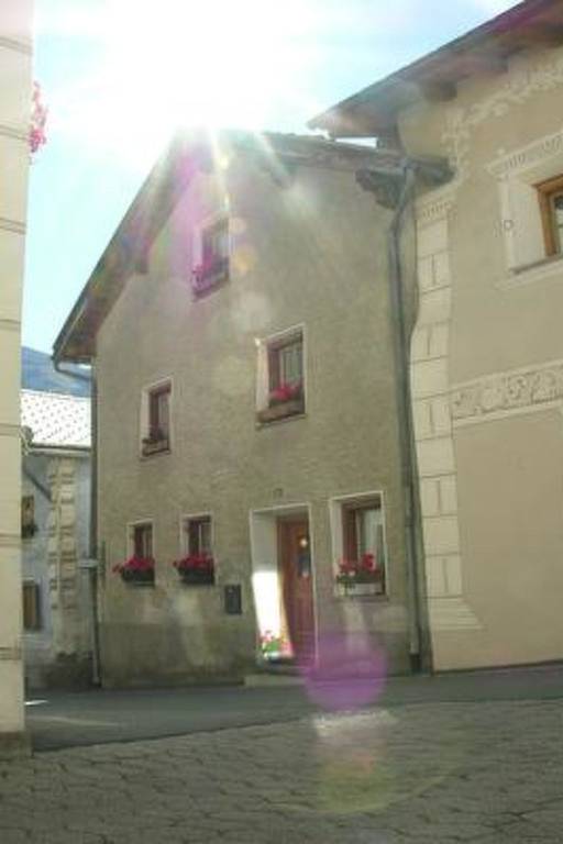 Rental apartment with barbecue in Val Muestair