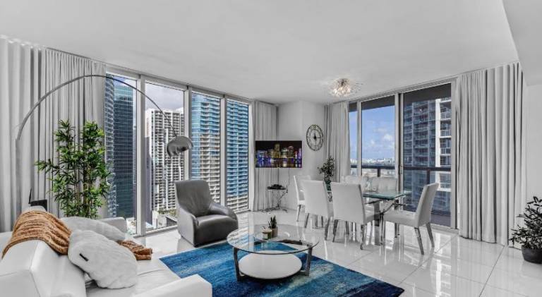Rental apartment with hot tub & pool | Next to Bayfront Park in Miami, FL