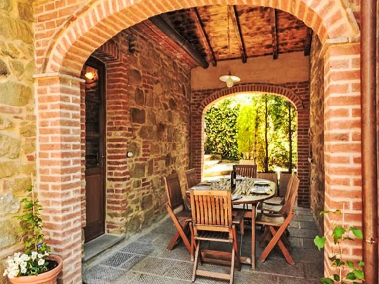 House with BBQ, private pool & garden — photo 4