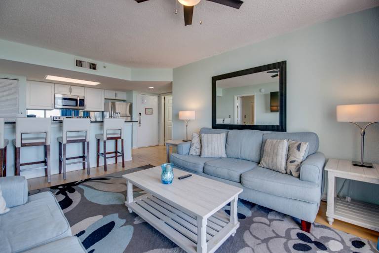 Condo with pool — photo 5