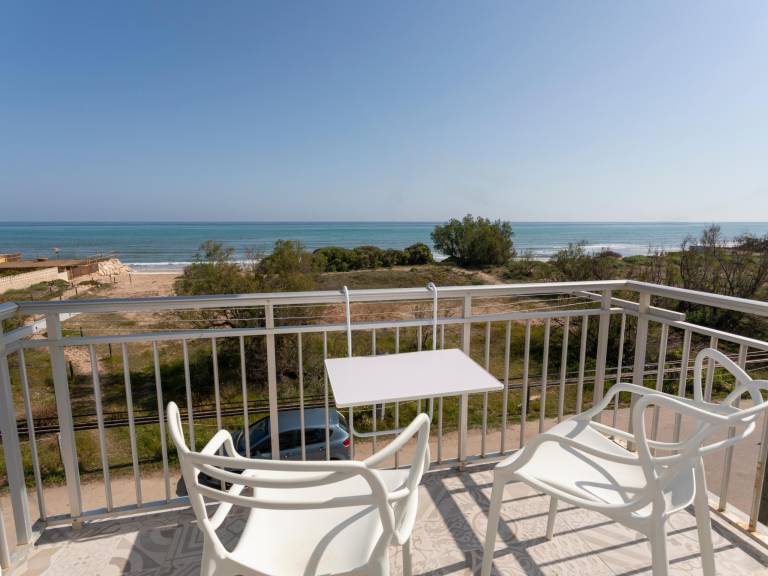 Holiday apartment with 3 rooms for 5 persons in Denia