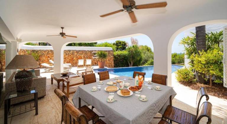 Villa with terrace, pool & garden — photo 2