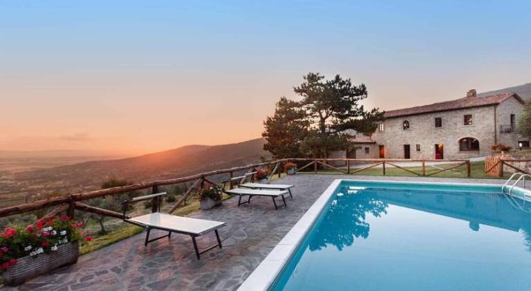 Villa with pool in Cortona