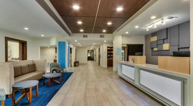 Holiday Inn Express Hotel & Suites Waxahachie By IHG — photo 3