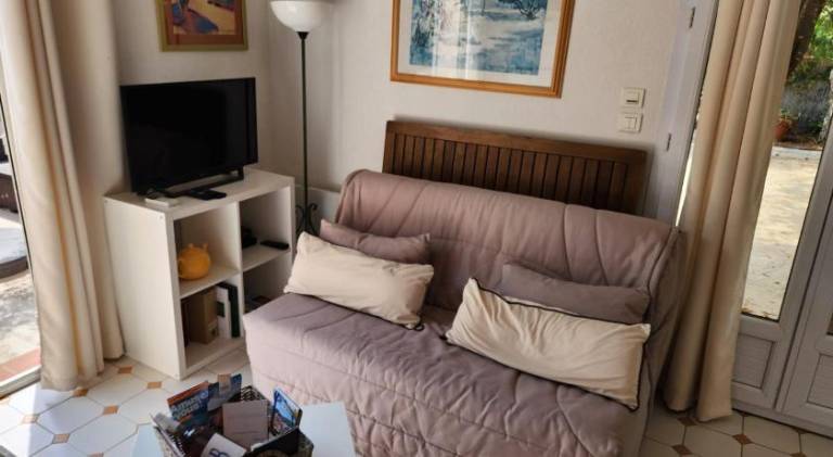 Fully equipped charming villa with terrace, barbeque & garden | Close to the beach | Pet-friendly — photo 2