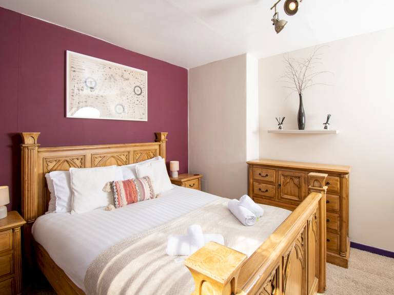 Holiday apartment with fast internet & yard | City view — photo 3