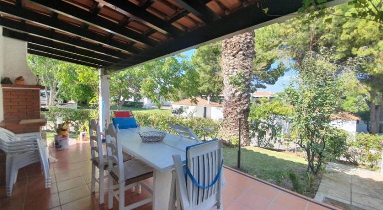 Villa with private pool, yard & barbecue | Pets allowed — photo 3