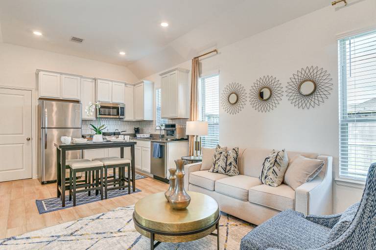 Rosenberg Apartment 10 Mi to Smithers Lake