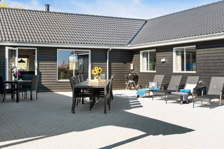 Fully equipped charming vacation home with pool, terrace & BBQ | Pets are welcome — photo 3