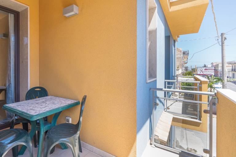 Holiday apartment with fast internet | City view — photo 4
