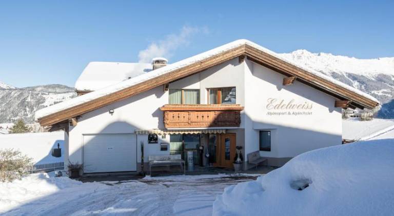 Holiday apartment with terrace in Serfaus