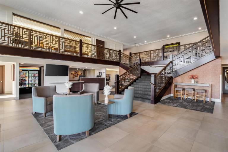 Best Western Plus Hilltop Inn — photo 2