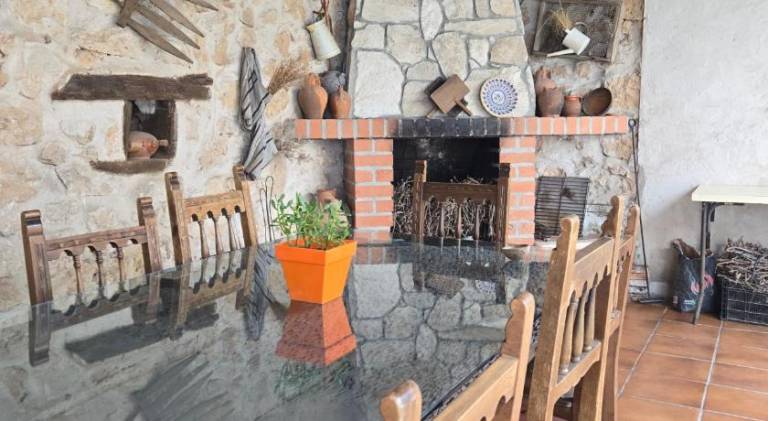 Wonderful vacation home with yard & patio | Pet-friendly — photo 5