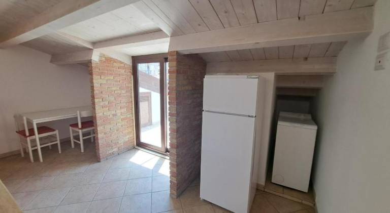 Rental apartment with patio — photo 5