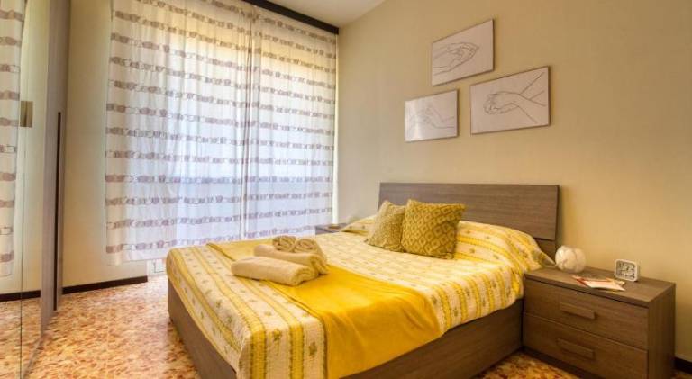 Rental apartment with 1 room for 4 persons in Segrate