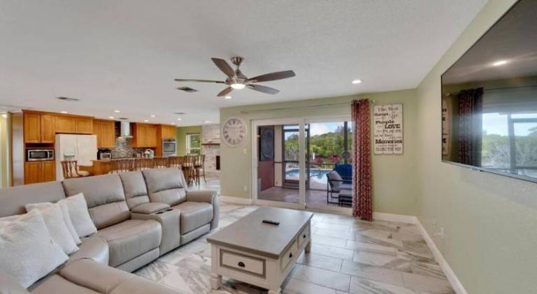 203 m&sup2; Ferienhaus