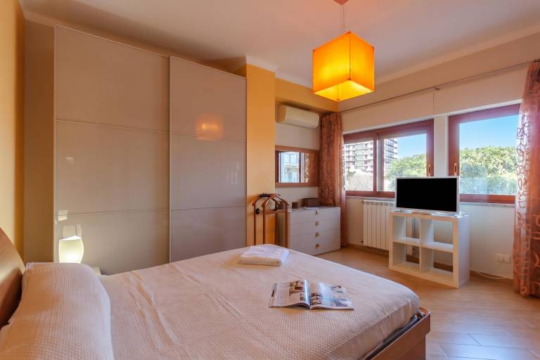 Holiday apartment with 2 rooms for 6 persons — photo 5