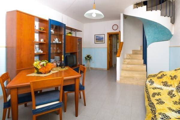 Villa with terrace & garden — photo 5