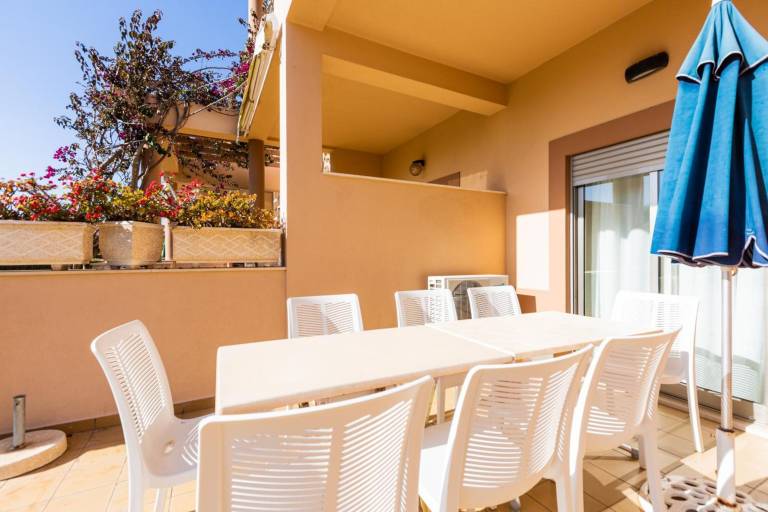 Villa with pool, yard & BBQ | Garden view — photo 4