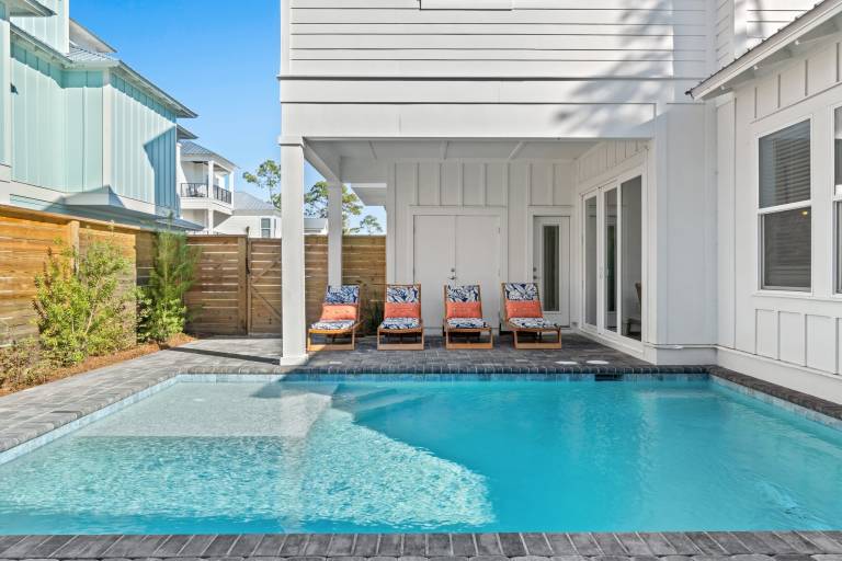 Vacation home with barbeque, terrace & private pool — photo 4