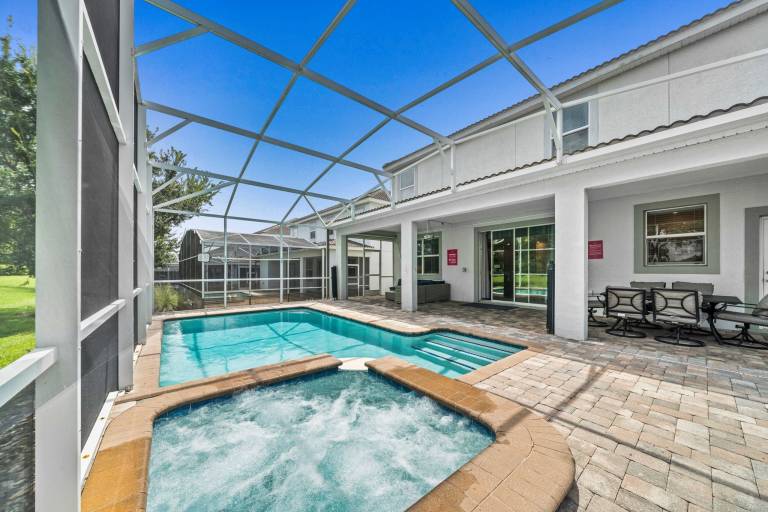 Fully equipped villa with hot tub & private pool | Pet-friendly in Cham