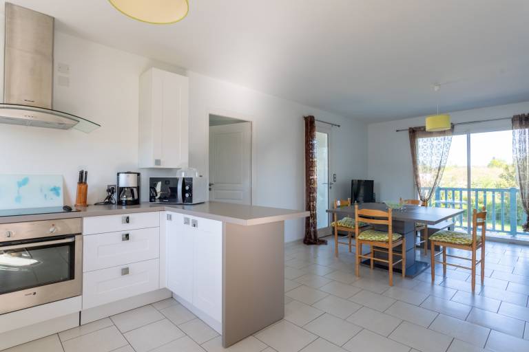 Family-oriented holiday apartment with fast internet & terrace | City view | Pets are welcome — photo 4