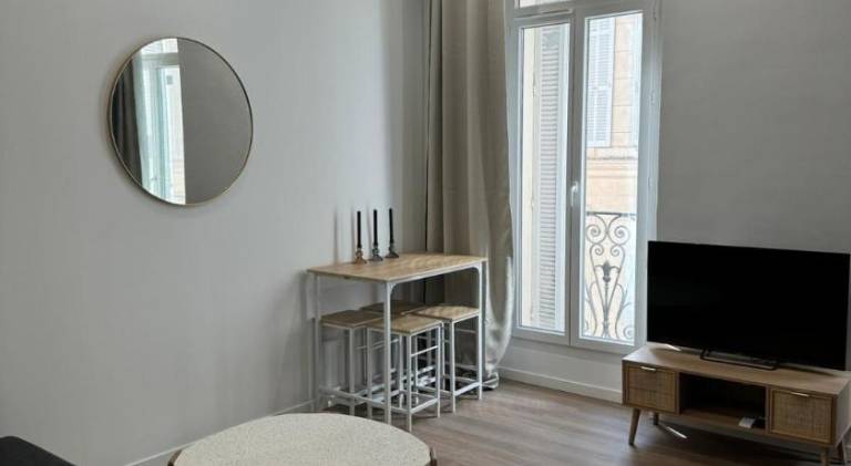 Centre Ville - Refait a neuf - Calme - Clim — photo 2