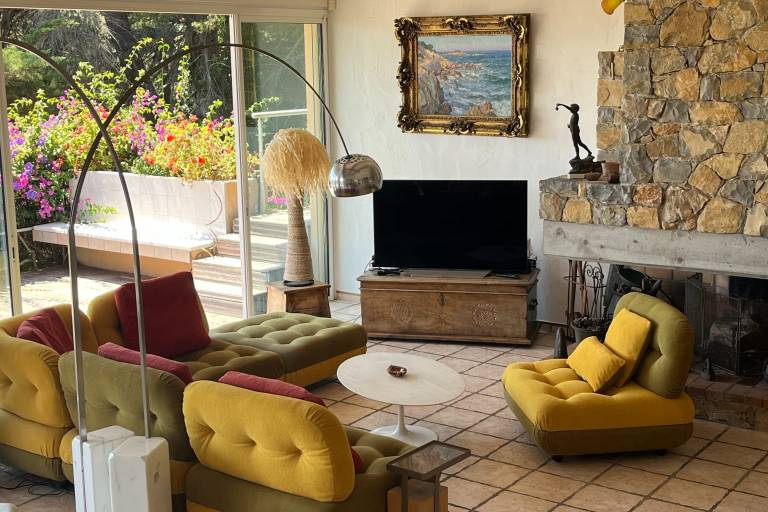 Child-friendly vacation home with pool, garden & grill | Pets allowed — photo 4