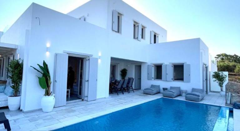 Villa with private pool, yard & barbecue in Paro