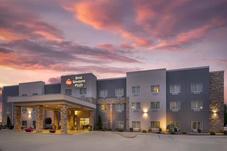 Best Western Plus Parkside Inn & Suites