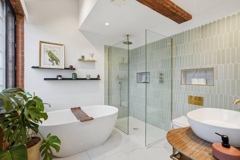 City Penthouse 3 floors Super King Soaking Tub — photo 2