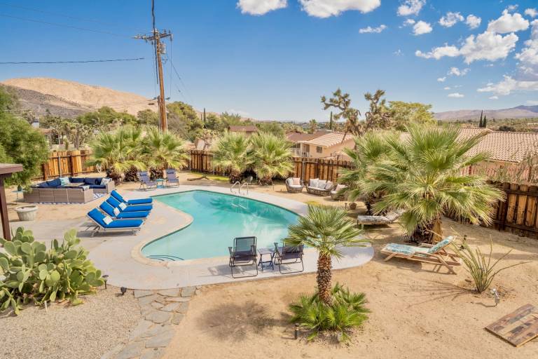 Indigo Sky Oasis - Pool, Hot Tub & Stargazing — photo 3