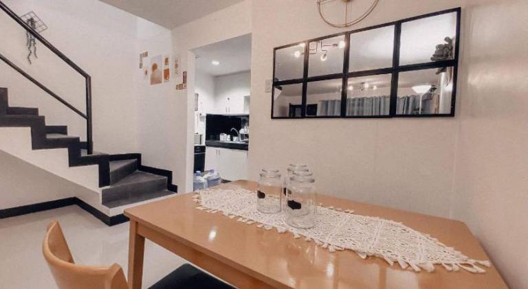 Cozy Themed 2BR TownHouse - near Clark Airport - TRP1 — photo 2