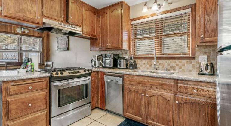 Chateau De Bjorn - Located in a beautiful, desirable area of Big Bear just a close walk to Bear Moun — photo 4