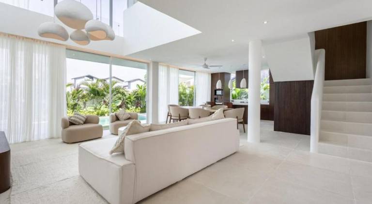 Luxury 3 bed beachside villa with cold plunge pool, rooftop & designer furniture — photo 3
