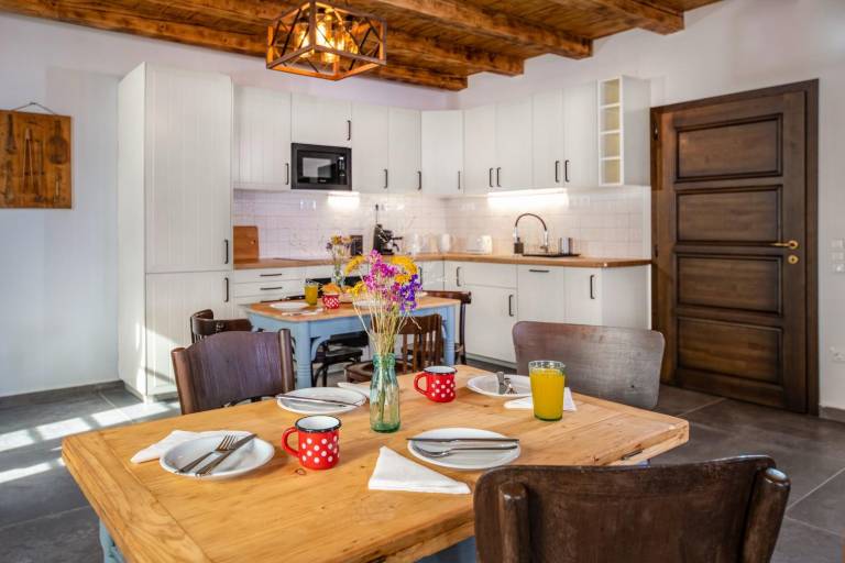 Holiday apartment with yard, patio & jacuzzi | Perfect for remote work — photo 3