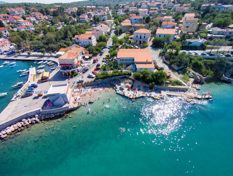 Holiday apartment with grill in Crikvenica
